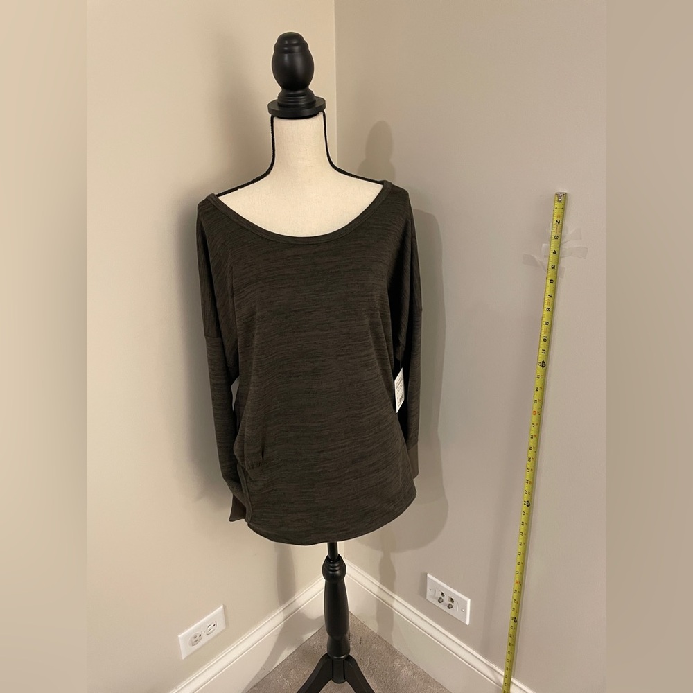 RARE NWT Athleta BATWING AND ROBIN TOP